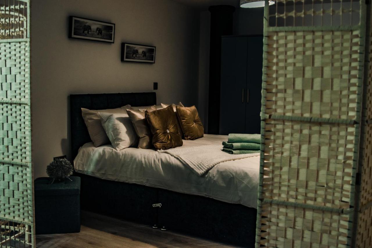Bv Cosy Basement Apartment At Conditioning House Bradford  Zewnętrze zdjęcie