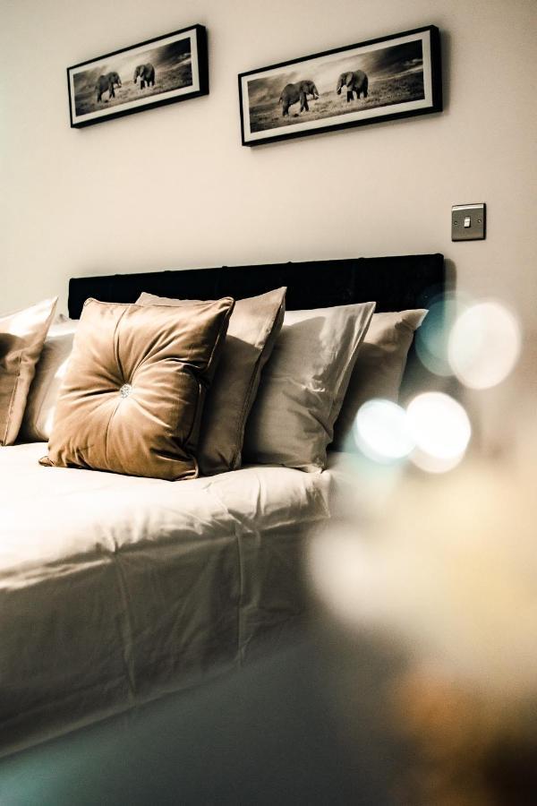 Bv Cosy Basement Apartment At Conditioning House Bradford  Zewnętrze zdjęcie