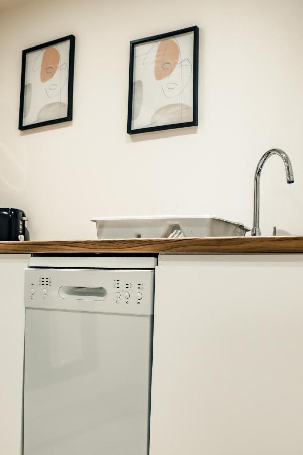 Bv Cosy Basement Apartment At Conditioning House Bradford  Zewnętrze zdjęcie